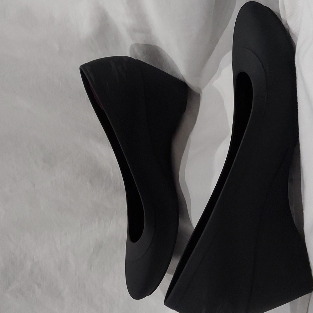 Crocs Heeled Sandals size 9 black